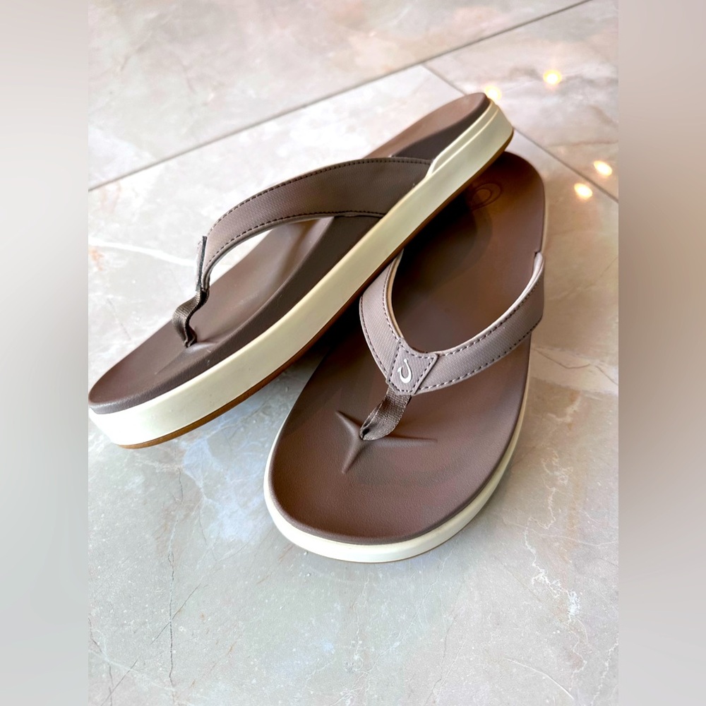 OluKai Flip Flops water friendly. Super comfy. Size 9.